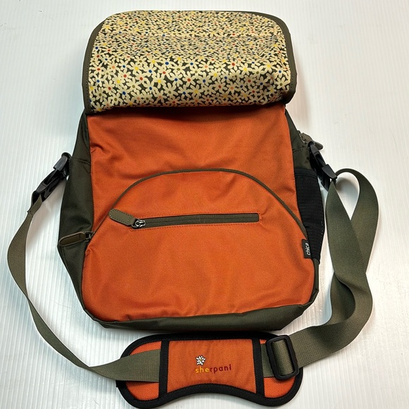 Sherpani Chica Orange/Brown Crossbody Bag - Picture 3 of 10